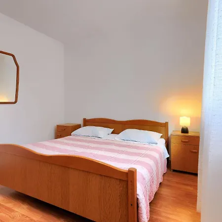 Apartment Vesela-3 By Interhome